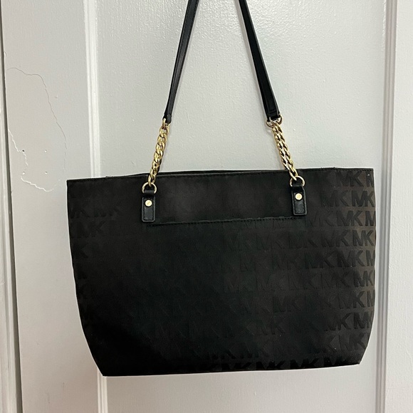Michael Kors Jet Set Tassel Chain Tote - Picture 5 of 14